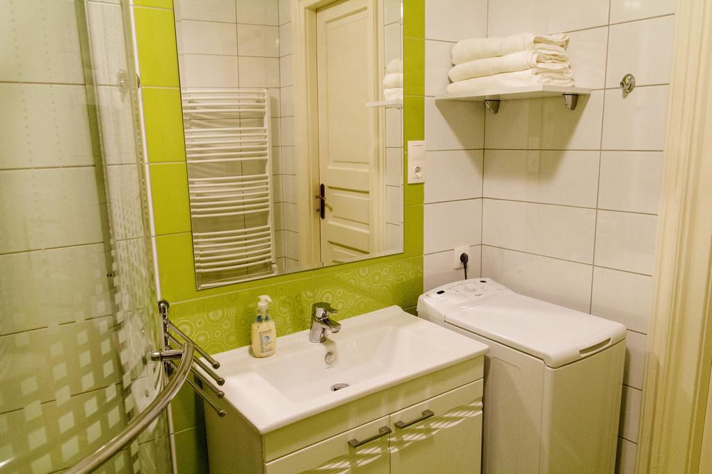 Eoetvoes Apartman Budapest Bilik gambar