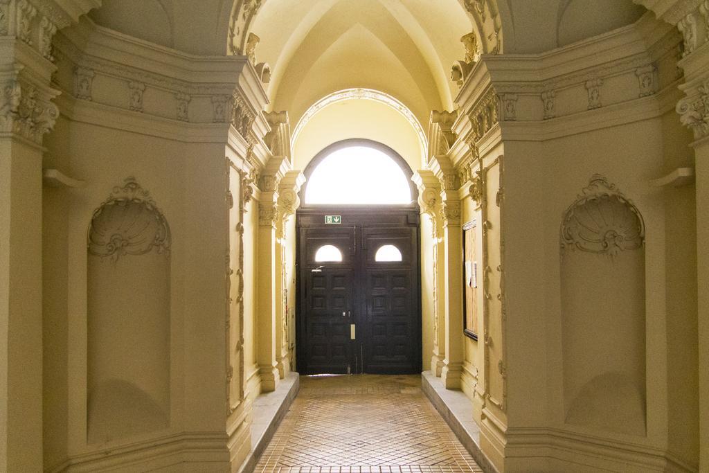 Eoetvoes Apartman Budapest Bilik gambar