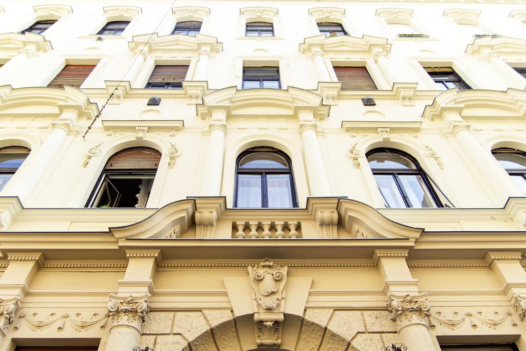 Eoetvoes Apartman Budapest Bilik gambar