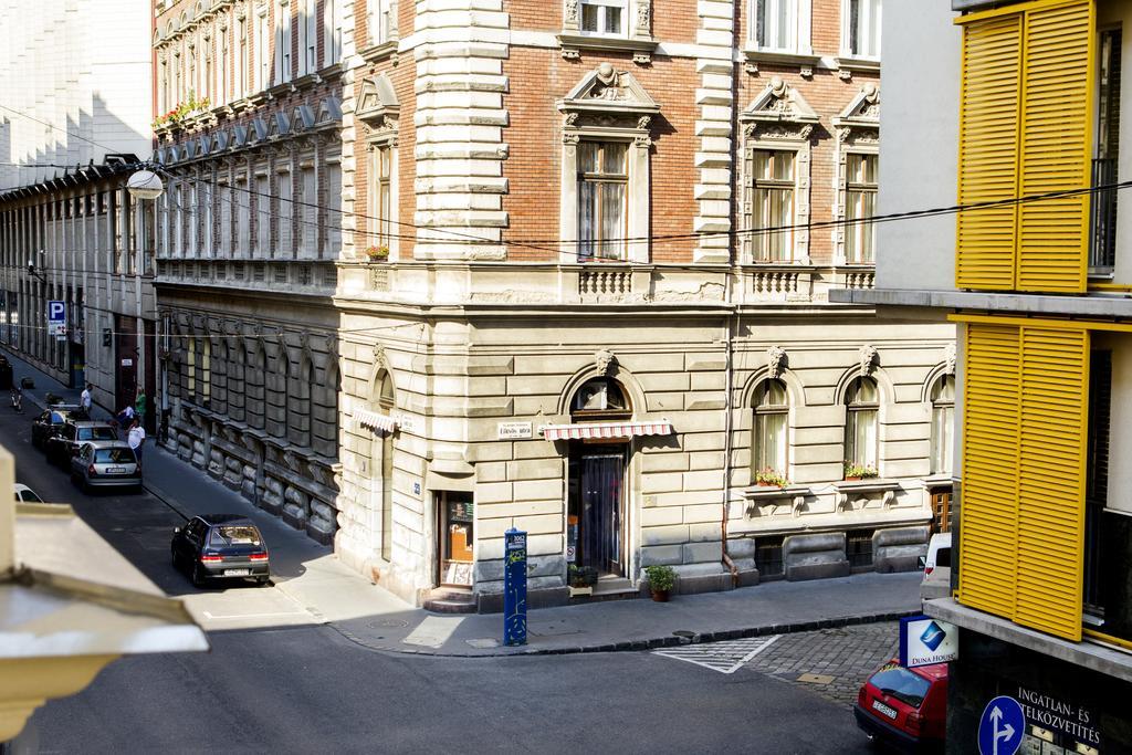 Eoetvoes Apartman Budapest Bilik gambar